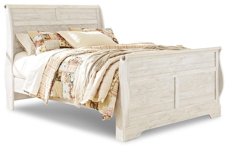 Willowton Queen Sleigh Bed with Mirrored Dresser and Chest